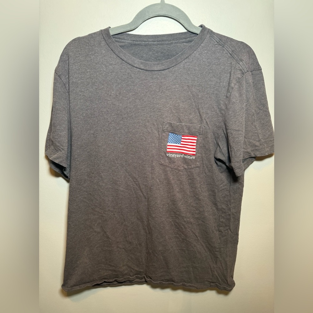 Men small Vineyard Vines t-shirt, lettuce play